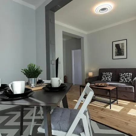 Downtown Stylish Flat